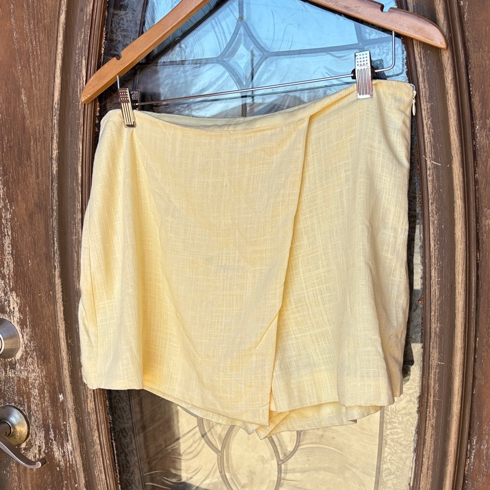 Francesca’s butter yellow linen skirt! large